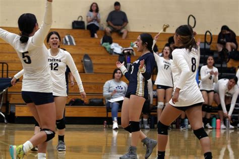 Volleyball Tigers Snatch Win From Cardinals The Sun Gazette Newspaper