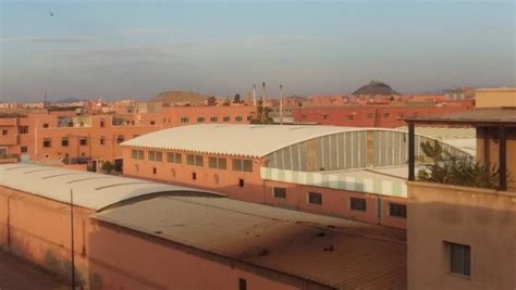 Une Charte Architecturale Pour Redynamiser La Zone Industrielle De Sidi