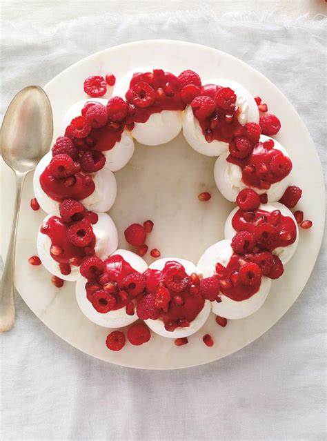 Couronne de pavlova aux framboises et à la grenade RICARDO