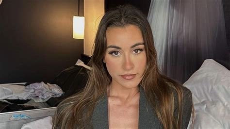 Surrealista La influencer Paula Gonu revela que se comió su propio