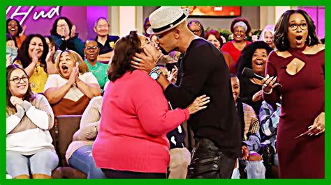 Jennifer Hudsons Talk Show Shemar Moore Surprises Everyone By 💋kissing An Audience Member