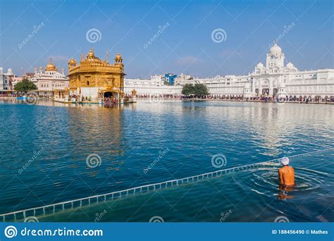 Amritsar India January 26 2017 Sikh Devotee Bathing In A Pool In