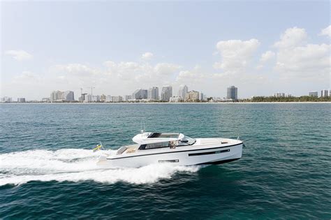 Delta Powerboats Coupe Hmy Yachts