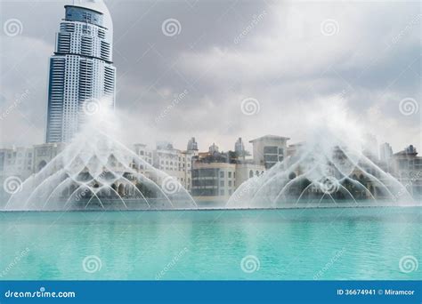 Dubai Fountains stock image. Image of pool, entertaining - 36674941