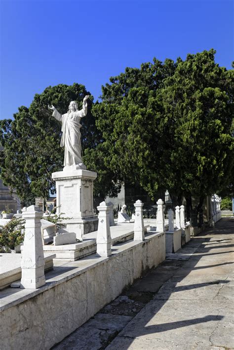 Colon Cemetery Havana Vedado Cuba Robin Thom Flickr