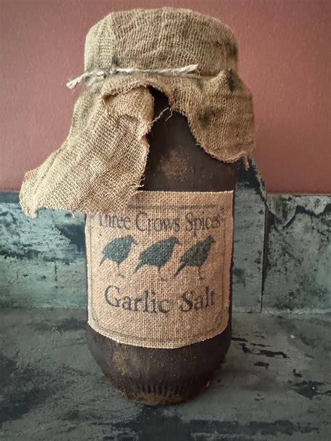 Primitive Colonial Handcrafted Three Crows Spice Garlic Salt Jar The