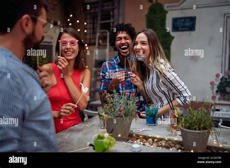 Lustige Masken Fotos Und Bildmaterial In Hoher Aufl Sung Alamy