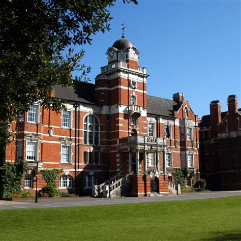 University of Greenwich - Medway Campus - St Andrew's College Language