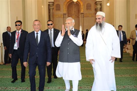 Indian PM Modi Visits Egypt S Historic Al Hakim Mosque Egyptian Gazette