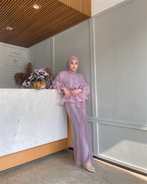 10 Ide Outfit Hijab Untuk Kondangan Dengan Nuansa Ungu