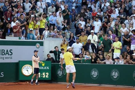 Roland Garros Pouille Une Qualification Dans Le Chaudron