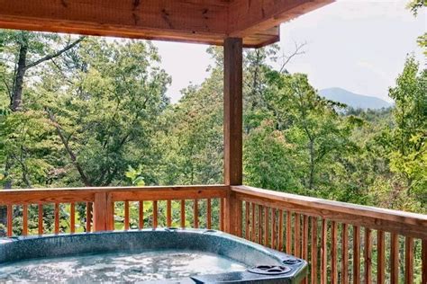 3 Popular Gatlinburg Cabins Near Downtown | Gatlinburg Cabin Rentals