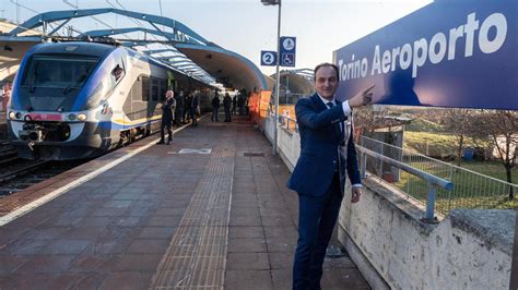 Torino Caselle Arriva Il Treno Porta Susa Aeroporto Pertini La Stampa