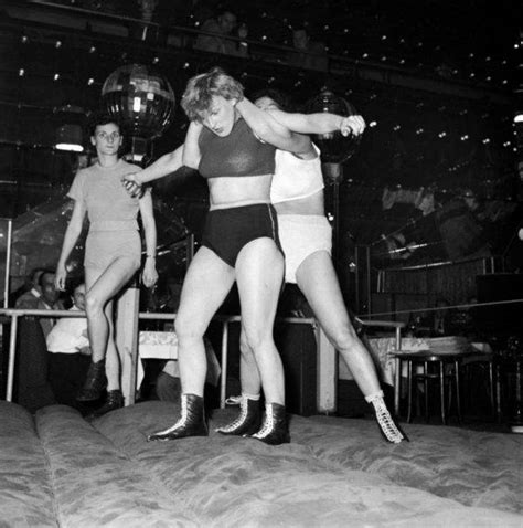 Women's Wrestling: 24 Vintage Photos From The Wild Early Days