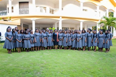 Pefa La Me Cohorte Du Programme Dexcellence Pour Les Jeunes Filles