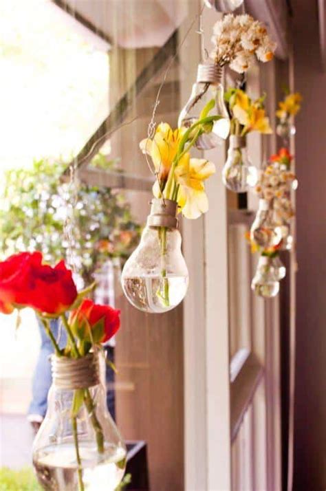 20+ Fantastic DIY Ways To Recycle Old Light Bulbs