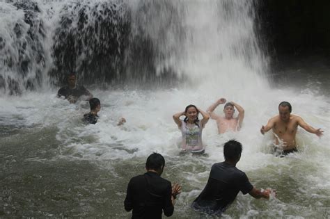 Travelos Air Terjun Tikalong Kabupaten Landak Kalimantan Barat