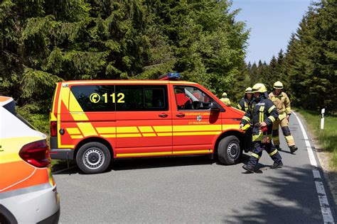 Frontalcrash Zwei Personen Bei Unfall Schwer Verletzt Ilmenau