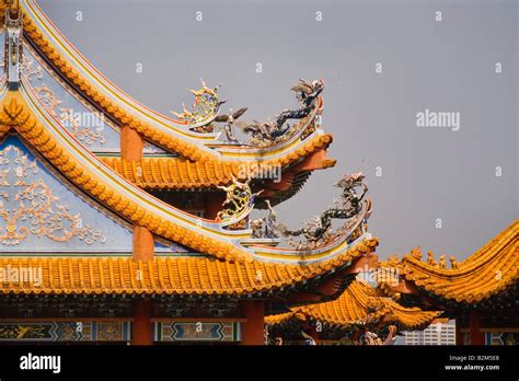 The Roof Of Chinese Temple Hi Res Stock Photography And Images Alamy