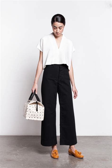 The Wide Leg Pants With Flats Trend—a Super Fashion Forward Trend For