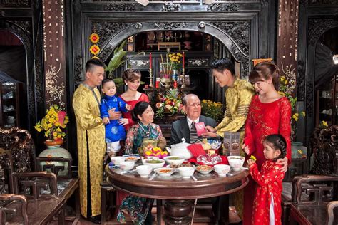 tet holiday  age  tradition explained