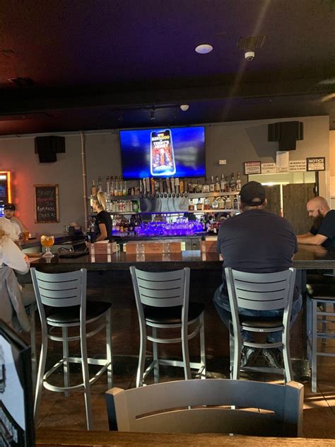 Happy Hours Bar And Grill 41 Photos And 57 Reviews Dive Bars 42142