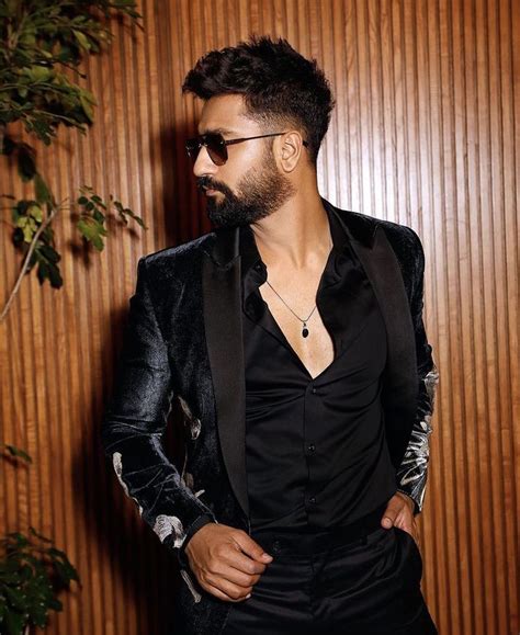 Pin By Aninda Khan On Vicky Kaushal Tuxedo For Men Indian Men