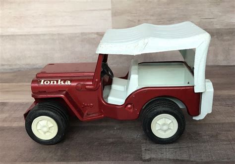 Vintage 1970s Red Tonka Jeep Pressed Steel Tonka Truck 4558673633