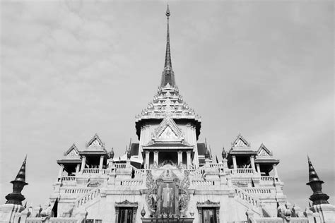 A Guide to Wat Traimit: Bangkok's Golden Buddha - North of Known