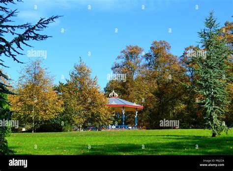 Naturally Lit Colourful Images Of The Traditional Victorian Style