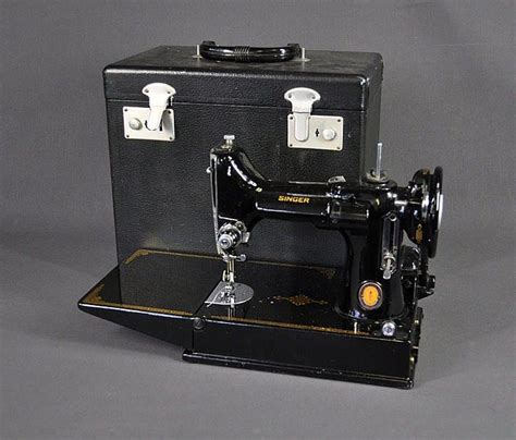 Vintage Singer Portable Electric Sewing Machine With Accessories