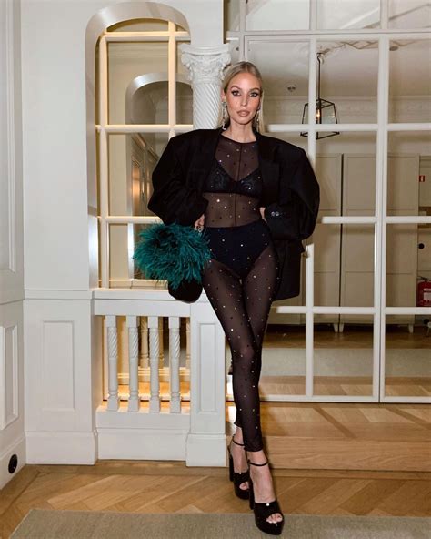 Leonie Hanne Outfit 11/18/2022 • CelebMafia