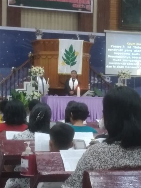 Ibadah Malam Kudus 24 Desember 2022 Di GKI Maranatha Malompo Nabire