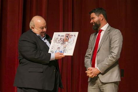 Curitiba Greca Recebe Homenagem Para Curitiba Nos Anos Do Teatro