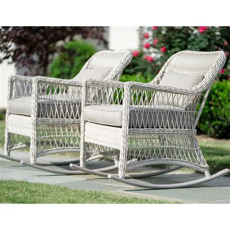 46+ Outdoor White Wicker Patio Furniture Images // Outdoor Furniture