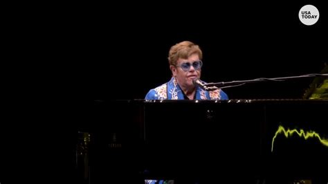 Elton John gives emotional performance as he performs final show for ...