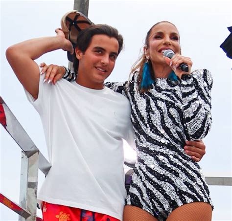 Após internação de Ivete Sangalo filho se declara nas redes sociais