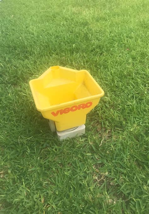 Vigoro Hand Held Spreader For Sale In Manvel Tx Offerup