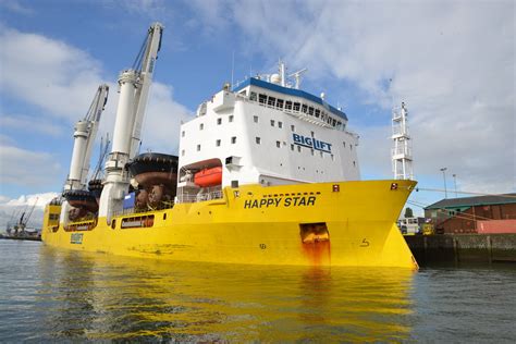 Heavylift Vessel Brings 22 Damen Vessels To Rotterdam