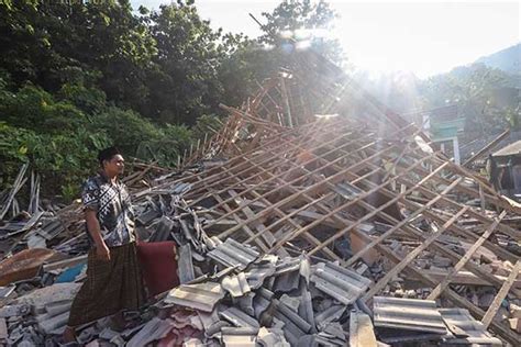 Dampak Gempa Tuban Ribuan Bangunan Rumah Di Pulau Bawean Gresik Rusak