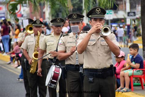 Desfile Estudiantil Por Los A Os De Independencia De Portoviejo