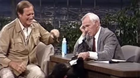 Celebrate Wild Kingdom’s Jim Fowler by watching Johnny Carson crack ...