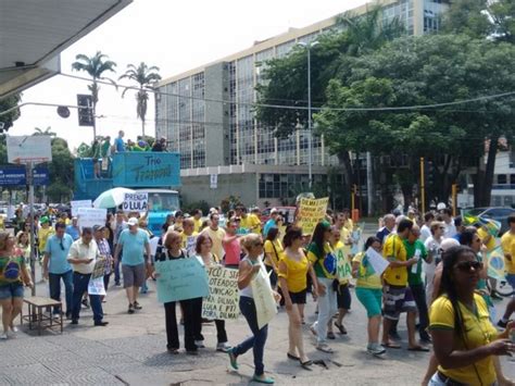 G Manifestantes V O S Ruas Contra Presidente Dilma Em Valadares