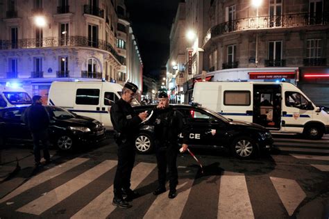 Attaque Au Couteau à Paris Un Homme De 29 Ans Tué Et Quatre Blessés