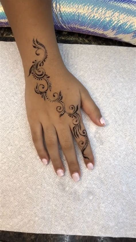 Pin By Roxane Dubois On Enregistrements Rapides In 2024 Henna Tattoo