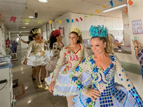 Grupo De Dan A Junina Anima Pacientes Internados No Hospital Infantil