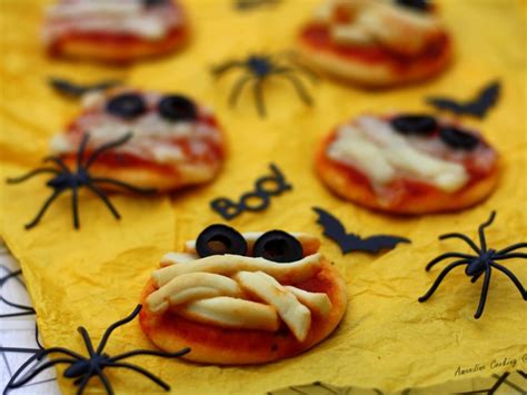 Mini Pizzas Momies Pour Un Halloween Gourmand Recette Par Amandine