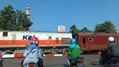 PT KAI Daop 3 Cirebon Sediakan 74 390 Tempat Duduk Untuk Angkutan