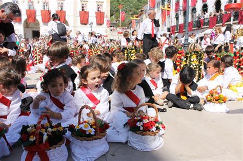 Tomar Festa Dos Tabuleiros Cortejo Dos Rapazes Em Imagens Para