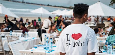 Unique Solutions to Restaurants’ Seasonal Labor Shortage - EMERGING